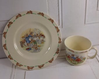 Prato vintage Royal Doulton Bunnykins "Hora do Banho" 1936 Porcelana Fina Inglesa 1984