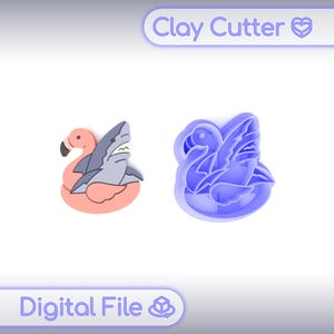Puede incluir: Dos cortadores de arcilla: uno presenta un flotador de flamenco rosa con un tiburón gris, el otro un cisne azul. El texto "Clay Cutter" y "Digital File" se muestra en la imagen.
