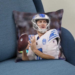 Jared Goff Kissen | Löwen Kissen | Detroit Fussball Wohnkultur | Jared Goff Geschenkidee