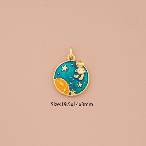 18K Gold Astronaut Charms,Enamel Spaceman Charms Pendants,Star Charm for DIY Jewelry Making Supply