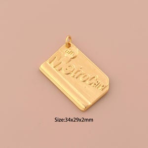 18K Gold Metro Card Charms, quadratische Charms Anhänger, Buchstaben Charm für die DIY Schmuckherstellung