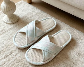 Vintage Floral Cross‑Strap Linen Slippers Non‑Slip Rubber Sole Breathable Open‑Toe Indoor Footwear Soft Skin‑Friendly Casual Home Shoes