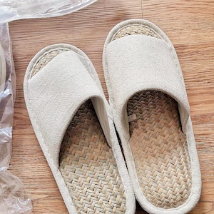Japanese Malay Grass Slippers - Breathable Open-Toe Summer House Shoes - Natural Linen & Plant Fiber Footwear, Anti-Slip Summer Indoor Sole