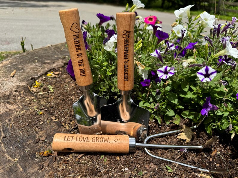 Personalized Garden Tools Custom Garden Set Wooden Handle Collection Engraved Design Quality Construction Stainless Steel Head Professional Grade Equipment Mother Day Gift Special Birthday Present Hand Tools Beautiful Garden Maintenance Kit