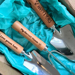 Personalized Gardening Tools Custom Garden Set Gift for Gardeners Wooden Handle Garden Tools Engraved Gift Gardening Present for Mom image 5