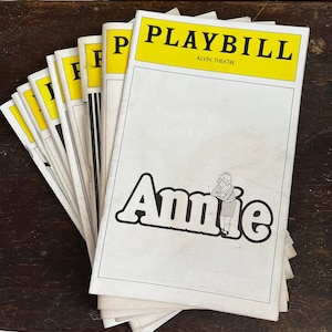 Carteles de Broadway antiguos. Teatro de Nueva York de los años 70. Annie, The Gin Game, The Royal Family, Good Evening, Sly Fox y más