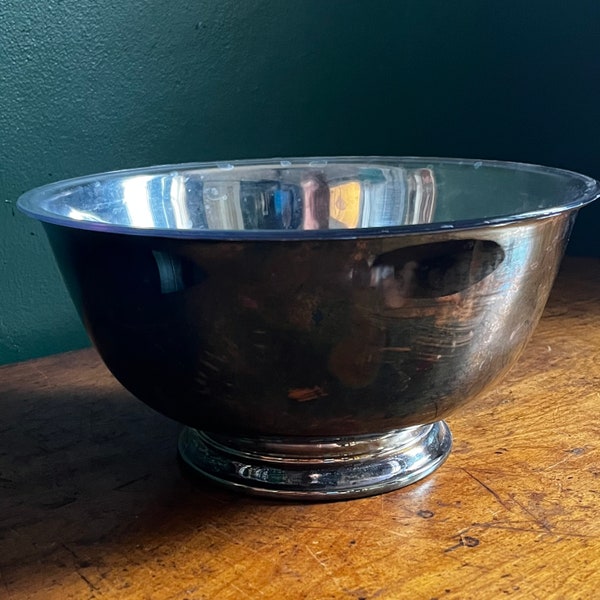 Vintage 1980s 1990s Oneida Paul Revere Reproduction Silver Plated Bowl.