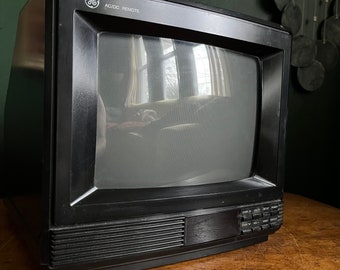 Vintage 1991 General Electric AC/DC Television Model 09GP103 ge Portable tv CRT Gaming