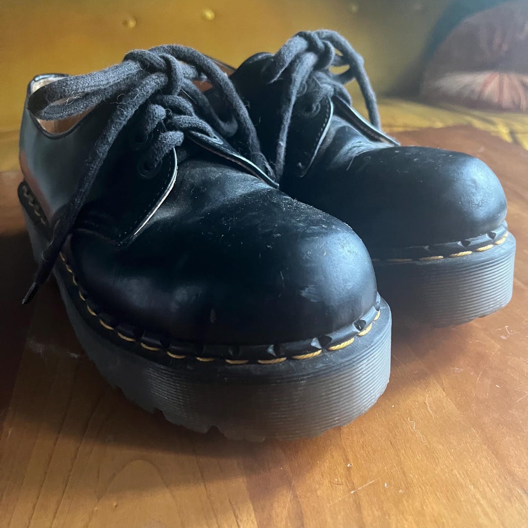 Vintage 1990's Shiny Green Women`s 9 Mens 7 Dr Martens AIR