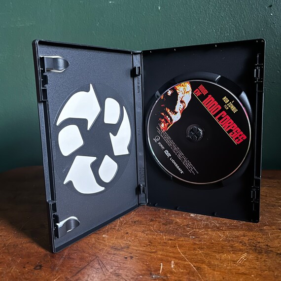 1,000 Best Movies on DVD [洋書] 1,000 Best Movies on DVD: Travers, Peter: 9781932958522