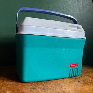 Vintage 1990s Teal Rubbermaid Cooler Picnic Road Trip Camping 90s Beach 