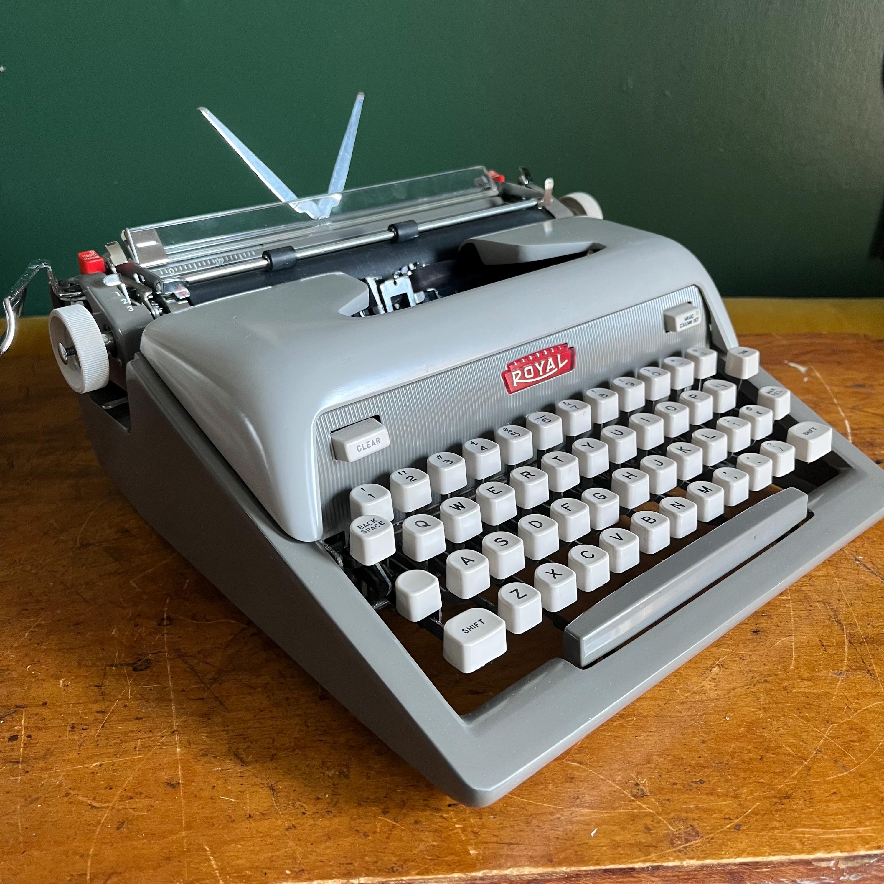 Royal portable typewriter 1960s - Etsy 日本