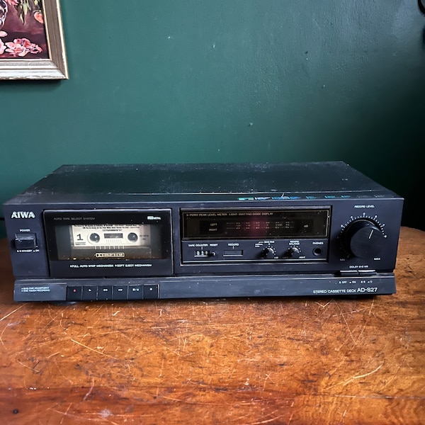 Vintage Ende 1980er Jahre Aiwa AD-S27 Stereo-Kassettenspieler Deck Systemteile Reparatur oder Anzeige TV Film Prop