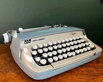 RARE Vintage Canadian 1950s 1960s Smith Corona Clipper Baby Blue Typewriter. 1950s Office. 1960s Office Vintage Office.