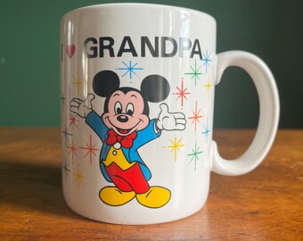 Taza vintage de Disney de los años 80 con el texto "Abuelo" y "Amor". Taza vintage de los años 80 con el texto "Abuelo" y "Amor" de Disneyworld y Disneyland.