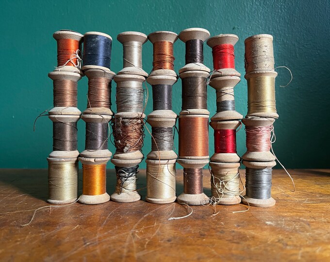 Huge Lot of Wooden Vintage Sewing Thread Spools. Over 35 Spools. DIY ...