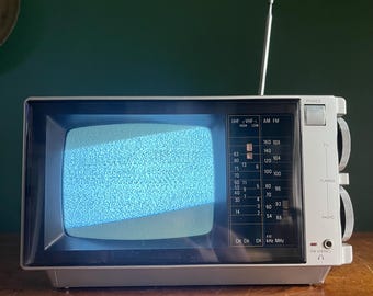 Vintage 1988 Radio Shack Realistic Portavision  TV Radio Model 16-113 Portable TV Silver 1980s