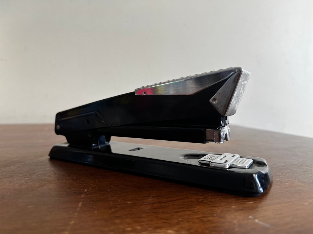 Vintage Garant Regent Black and Chrome Stapler. Made in Spain. Model