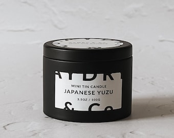 Vela en lata japonesa Yuzu Mini: cera de soja y coco, mecha de madera