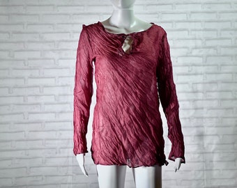 SMALL SHEER Brick Red Mauve Crinkle Stretch Broomstick Pleated Tunic | Textured Blouse Shirt | Pullover | Avant Garde Artistic | 80s 90s