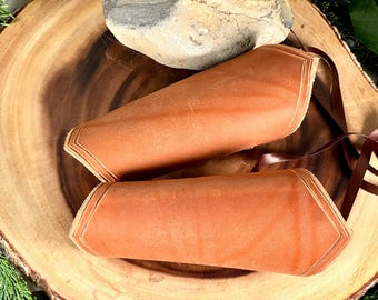 Leather Bracers MEDIUM chestnut Beige Tan short pointy brown laces Cuffs Gauntlets Cosplay Costume (PAIR) renaissance archery archer larping