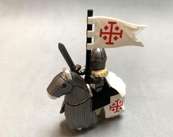 6 / 12 X Custom Knights of the Holy Sepulcre on horseback with battle helmet building block figure
