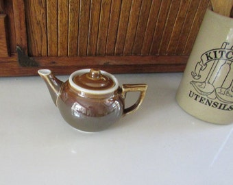Fraunfelter China Lusterware Teapot – Brown Opalescent Single‑ Serve Ceramic Teapot 1930s