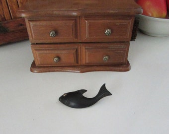 Carved Wood Black Fish Pin – Made in Sweden – Vintage Carved Jewelry