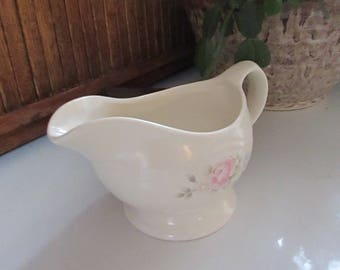 Pfaltzgraff Tea Rose Gravy Boat – Pink Roses Floral Pattern Stoneware Sauce Server - Vintage Pfaltzgraff Pottery