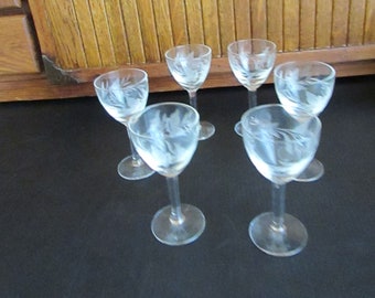 Etched Floral Cordial Glasses – Etched Glass Stemware – Set of 6 Glasses – Vintage Barware & Entertaining