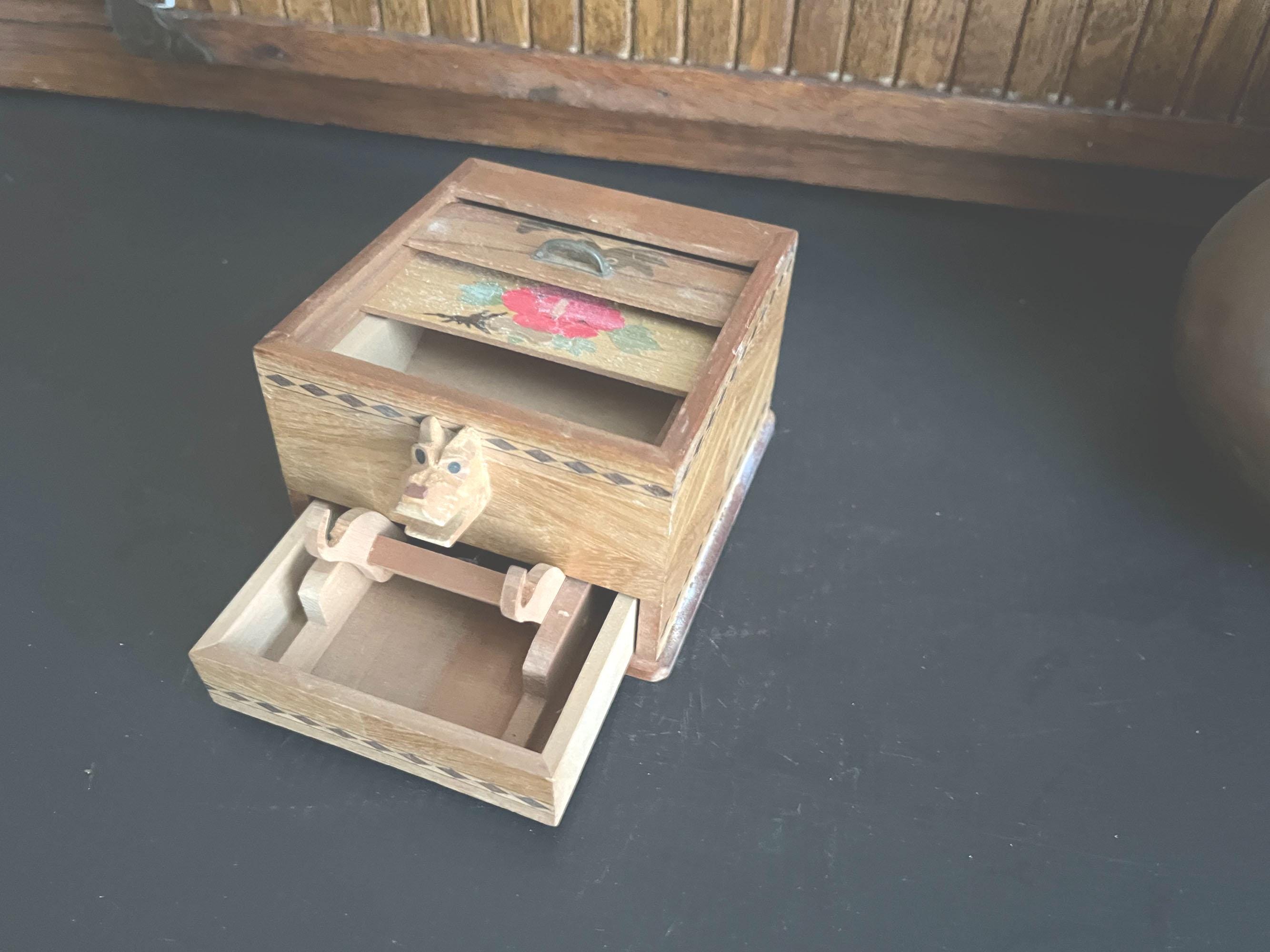 Vintage Dog Cigarette Dispenser – 1940's Japan Rolltop Lift up