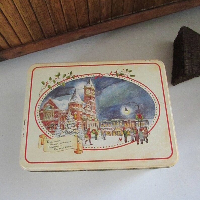 Monroe Wisconsin \u2013 Swiss Colony Truffles Tin \u2013 Vintage Christmas Metal Tin /& Advertising D\u00e9cor Christmas in Town Square Town Square