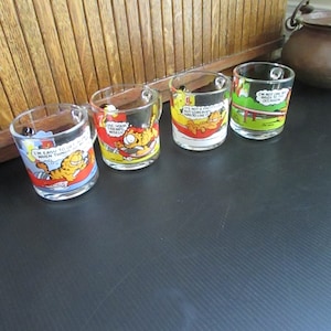 Garfield & Odie McDonald’s Mug Set of 4 – Skateboard, Hammock, Canoe + See Saw – Garfield the Cat Collectible Vintage Advertising Mugs