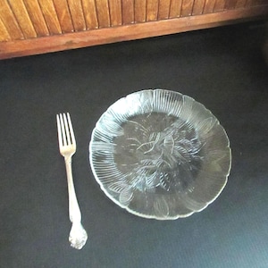 Canterbury Crocus Salad Plates – Set of 4 Arcoroc Crystal Plates – Vintage Clear Pressed Patterned Glass Floral Dinnerware