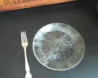 4 Canterbury Crocus Salad Plates – Set of 4 Arcoroc Crystal Plates – Vintage Clear Pressed Patterned Glass Floral Dinnerware