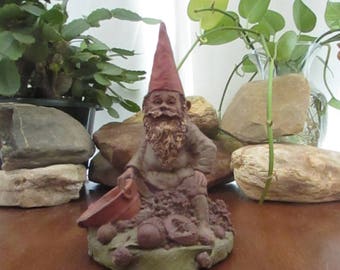 Sorghum of Glade Valley Gnome Sculpture – Thomas Clark Gnome Amidst Sorghum Berries & Syrup Statue – Retired Collectible Gnome –Cairn Studio