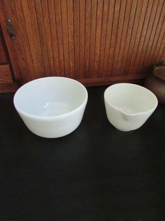 Vintage White Mixing Bowls Set of 2 Pyrex Bowls Large Bowl and