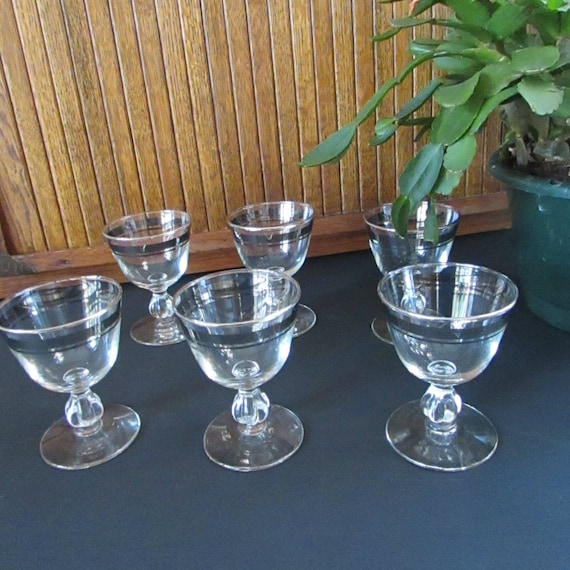 Short Crystal Wine Glasses With Gold Trimmed Border Set of 6