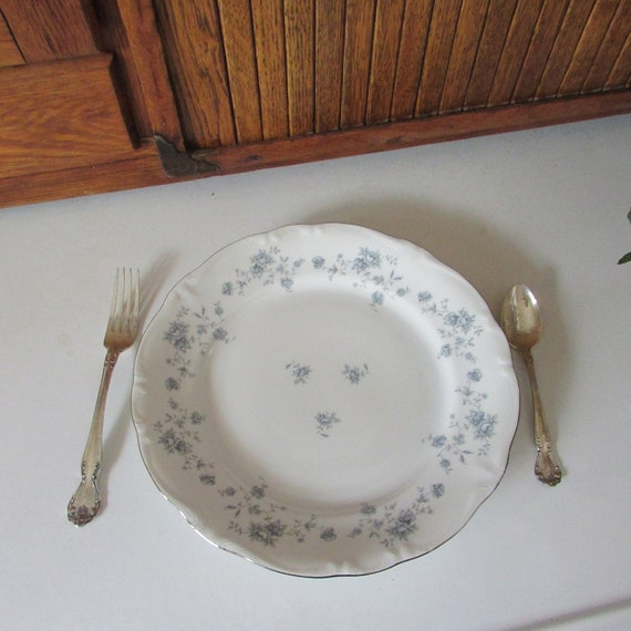 Blue Garland Dinner Plates - Set of 4 - Small Blue Roses With