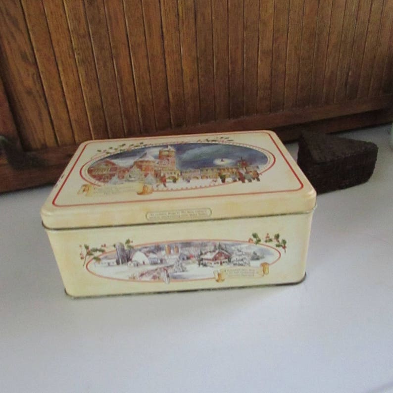 Monroe Wisconsin \u2013 Swiss Colony Truffles Tin \u2013 Vintage Christmas Metal Tin /& Advertising D\u00e9cor Christmas in Town Square Town Square