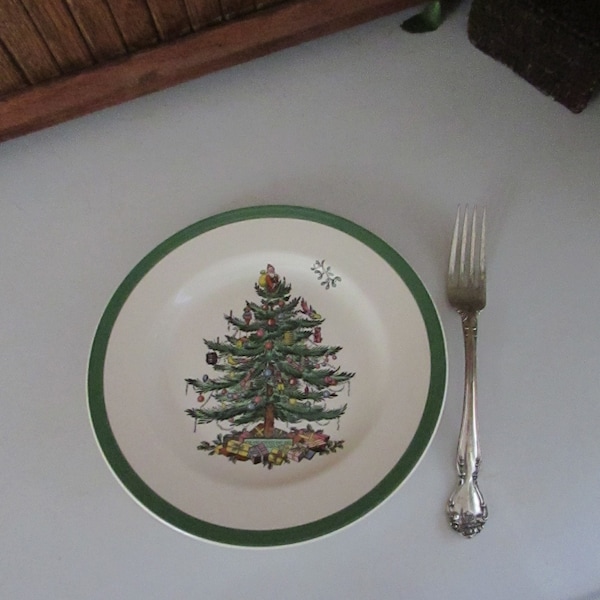 Salad Plate - Spode Christmas Tree Pattern  –  Christmas Tree with Santa Topper -  S3324-J - Vintage Spode Christmas China – Made in England