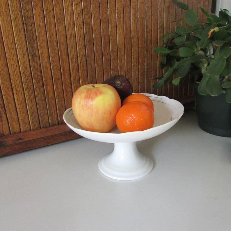Porcelain Pedestal Cake Plate With Flower Sprays And Geometric Diamond Design Vintage Serving Piece Gray And Red Asian Floral Cake Stand Cake Stands Home Living Vadel Com
