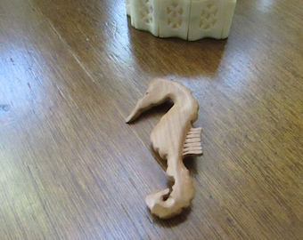 Carved Wood Seahorse Pin – Maple Color Wood Sea Horse – Vintage Carved Jewelry