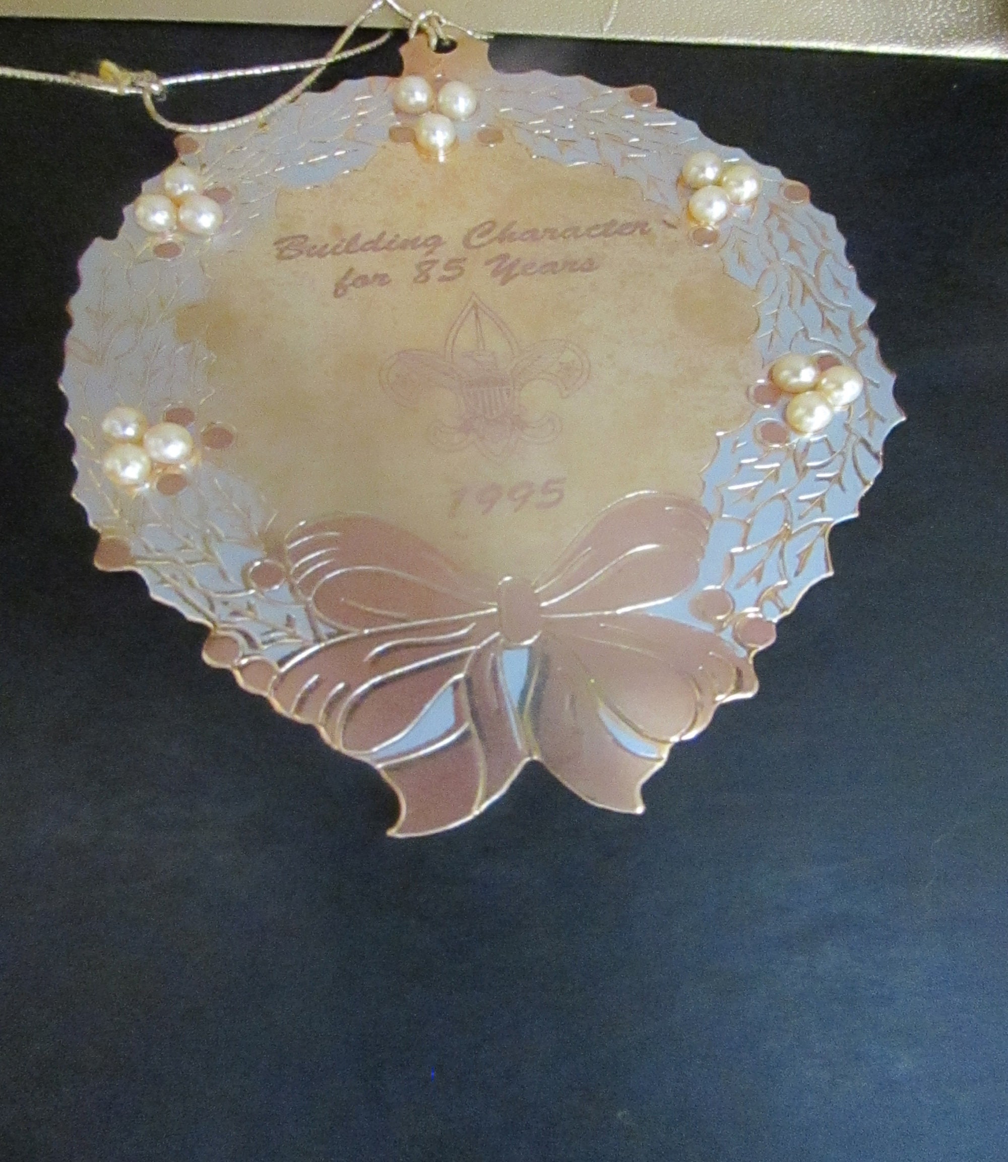 1995 Gold Boy Scout Wreath Ornament Building Character for 85 Etsy.de