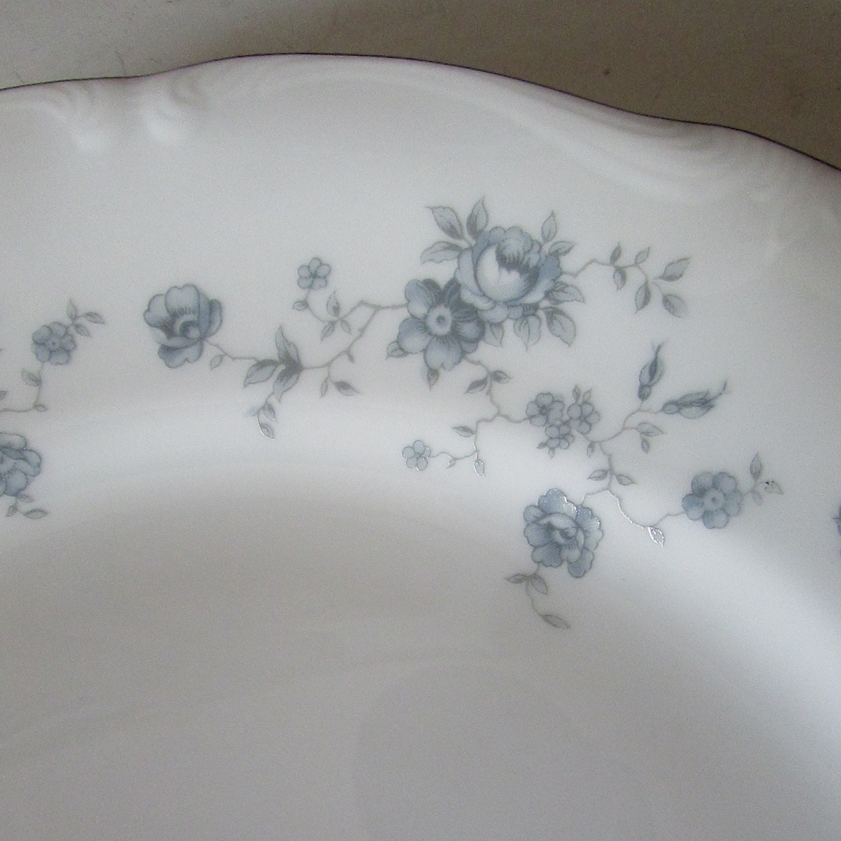 Blue Garland Dinner Plates - Set of 4 - Small Blue Roses With