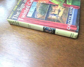 The Sign of the Twisted Candles –Classic Nancy Drew Mystery #9 -Carolyn Keene/ Walter Karig– Vintage Bill Gillies Illustrated Hardcover