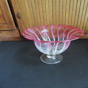 Large Cranberry Swirls Fruit Bowl – Pink Cranberry & White Swirls Glass Bowl on Chunky Pedestal – Vintage Decorative Bowl