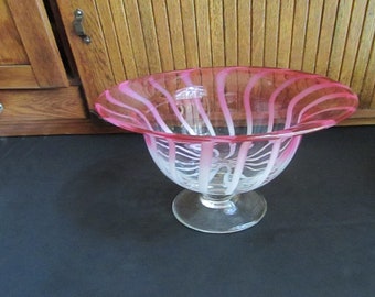 Large Cranberry Swirls Fruit Bowl – Pink Cranberry & White Swirls Glass Bowl on Chunky Pedestal – Vintage Decorative Bowl