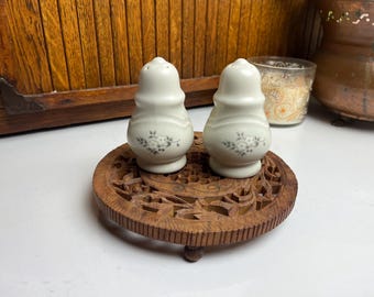 Heirloom Pfaltzgraff Salt and Pepper Shaker Set - Vintage Pfaltzgraff Discontinued Stoneware Pottery Dinnerware Hostess Piece Accessory