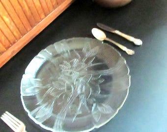Arcoroc Canterbury Crocus Dinner Plates – Set of 4 Arcoroc Crystal Plates – Vintage Clear Pressed Patterned Glass Floral Dinnerware